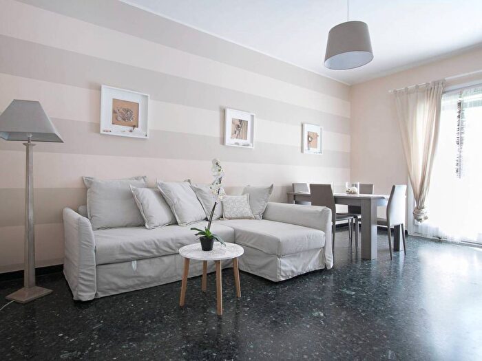 Appartamento bilocale in affitto in Via Roma Borgo Barusso, Alassio