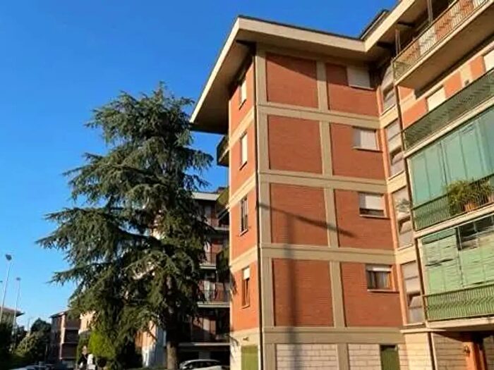 Appartamento con 5 locali in vendita in Via Frosinone, Modena