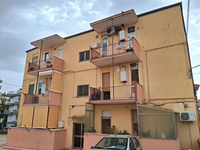 Appartamento quadrilocale in vendita in Via Ducezio, Ragusa