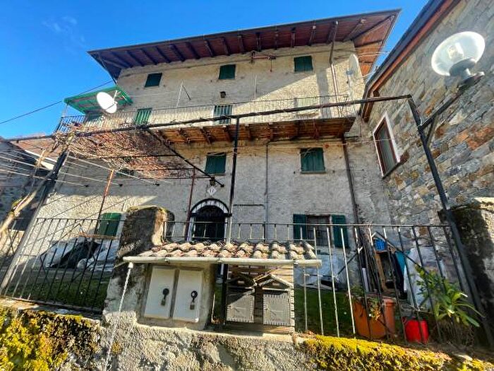 Casa quadrilocale in vendita in Via Valle, Gerola Alta