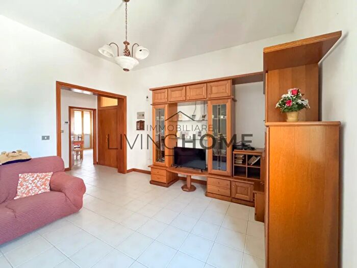Casa con 11 locali in vendita in Via Volosca, BellariaIgea Marina