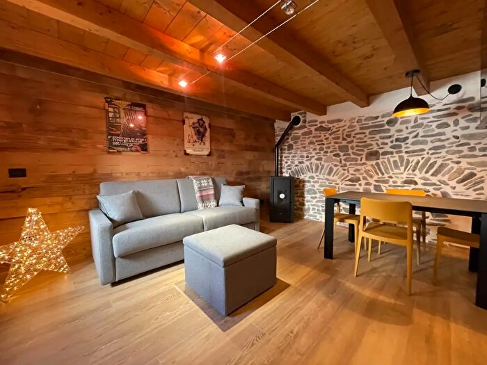 Appartamento trilocale in vendita in Via Marcello Collomb, La Thuile