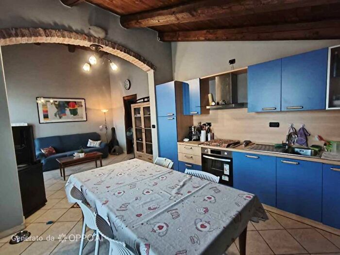 Appartamento trilocale in affitto in Via Borgo San Dalmazzo, Centro, Boves
