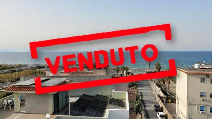 Appartamento quadrilocale in vendita in Via Baronia, Villafranca Tirrena