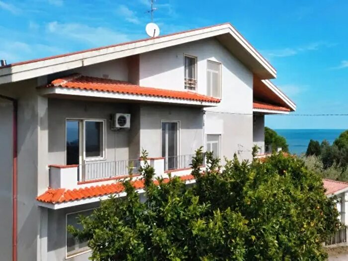 Casa con 6 locali in vendita in Contrada Stagliano, Silvi