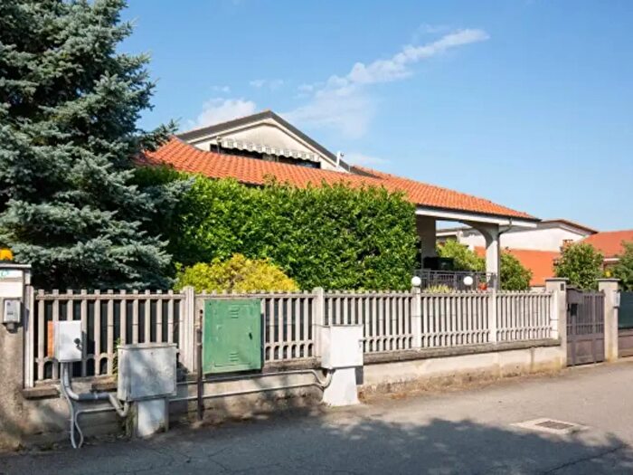 Casa con 6 locali in vendita in Via Luigi Einaudi, Brandizzo
