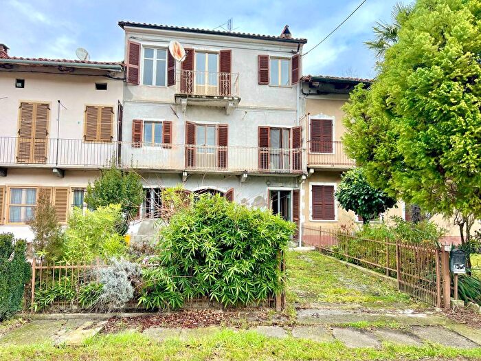 Casa con 6 locali in affitto in Borgata Besolo, Aramengo