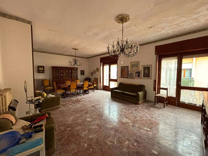 Appartamento con 7 locali in vendita in Via Sicilia, Casarano