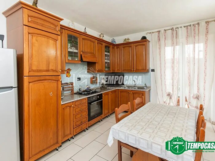 Appartamento trilocale in vendita in Via Vespri Siciliani, Busto Arsizio