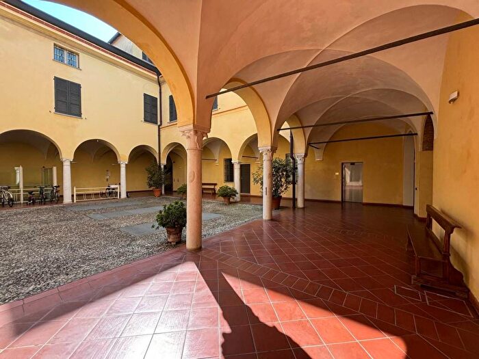 Appartamento trilocale in affitto in Via Felice Cavallotti, Centro, Cremona