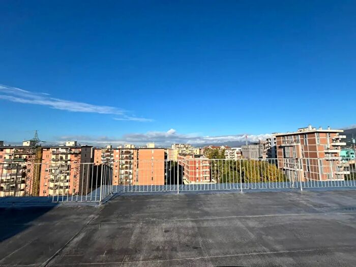 Appartamento con 8 locali in vendita in Viale Francesco Redi, Firenze