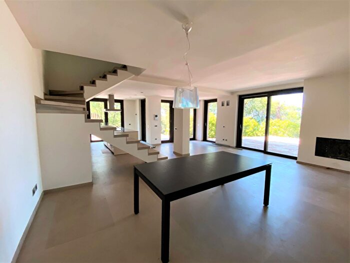 Casa con 6 locali in vendita in Fermo