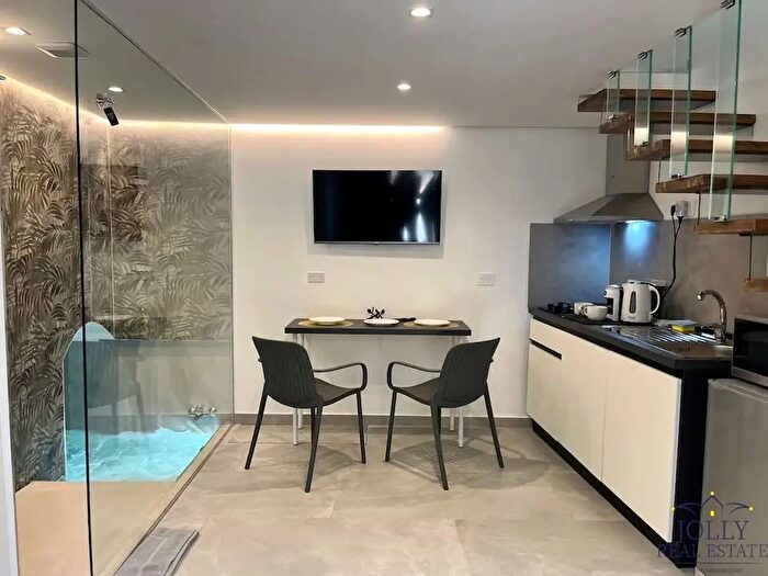 Appartamento bilocale in vendita in Piazzale Marconi, Siracusa