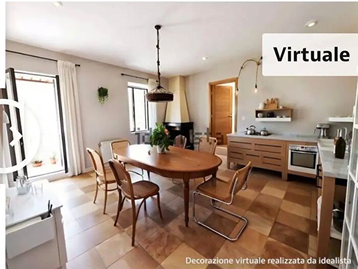 Appartamento con 8 locali in vendita in Via Filippo Nicolai, Caprarola