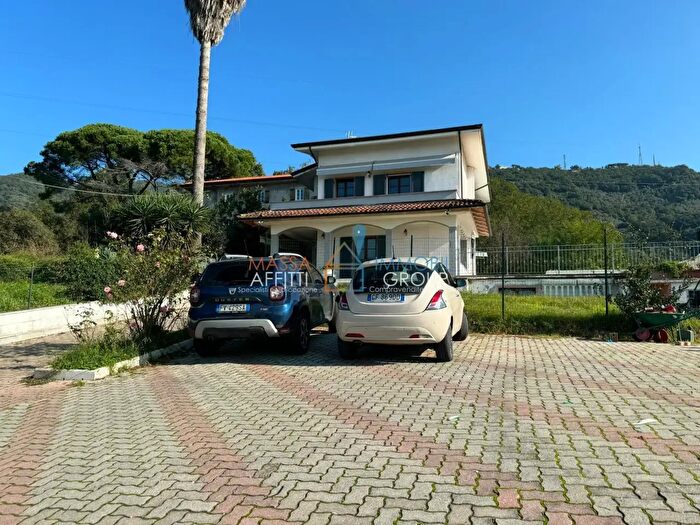 Casa con 9 locali in vendita in Strada Comunale di Monteverde, Carrara
