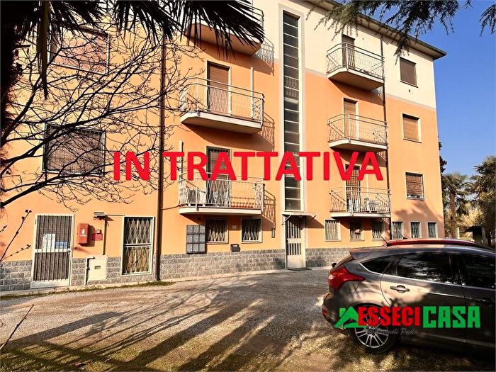 Appartamento trilocale in vendita in Via Don Donati, Casirate DAdda