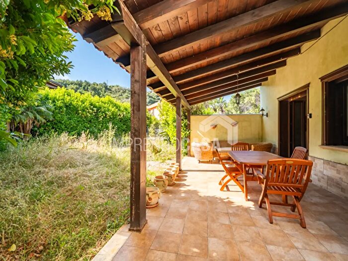 Casa trilocale in vendita in Contrada Pistavecchia, Campofelice Di Roccella