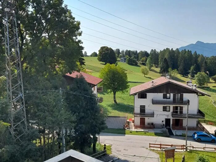 Appartamento trilocale in vendita in Contrada Sella, Tonezza Del Cimone