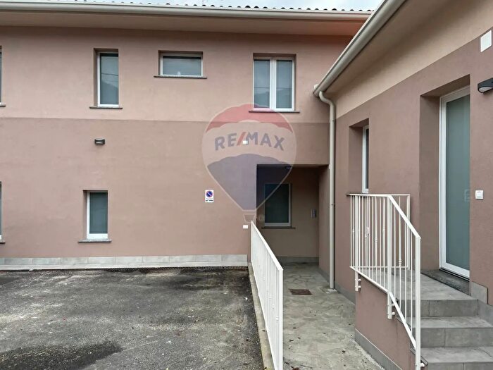 Appartamento trilocale in vendita in Via Marconi, Adrara San Martino