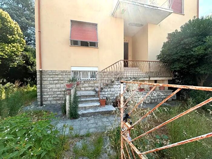Casa con 5 locali in vendita in Lucca