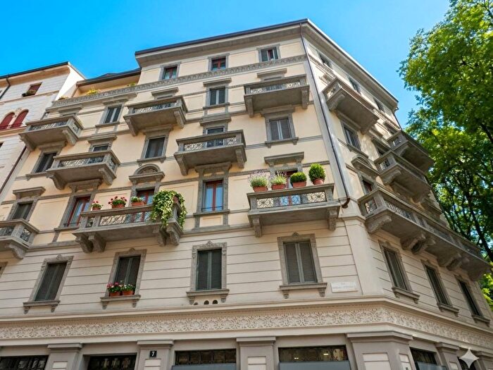 Appartamento bilocale in affitto in Via Francesco Petrarca, Vincenzo Monti, Milano