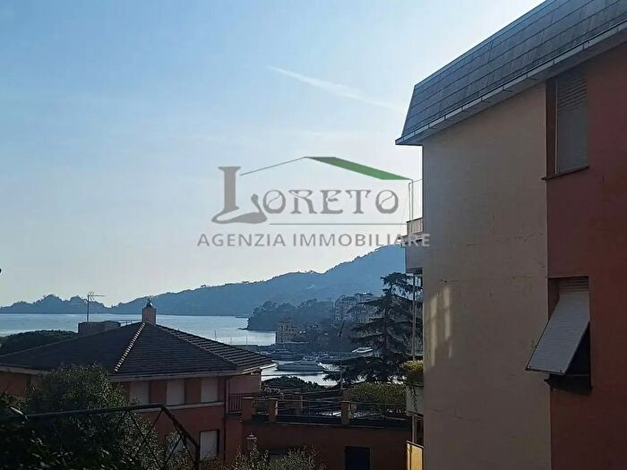 Appartamento trilocale in vendita in Via Bozzo Costa, Rapallo