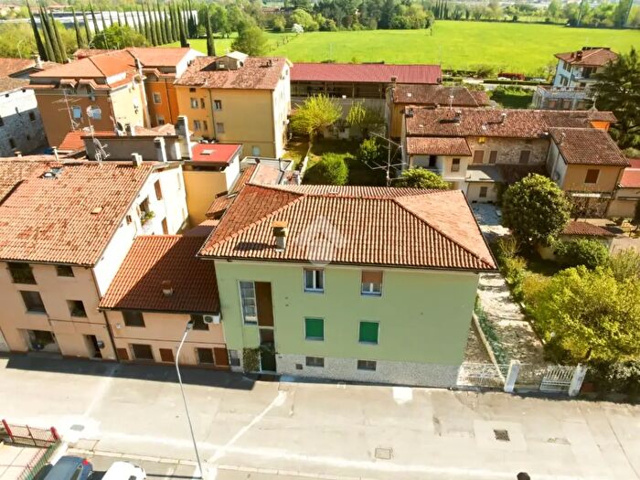 Appartamento trilocale in vendita in Via Moretto, Mazzano