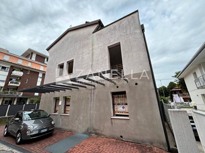 Casa con 5 locali in vendita in Via Piazza Damini, Castelfranco Veneto