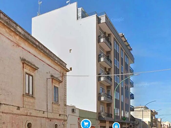 Appartamento con 6 locali in vendita in Via Magistrato Cosimo Mariano, Copertino
