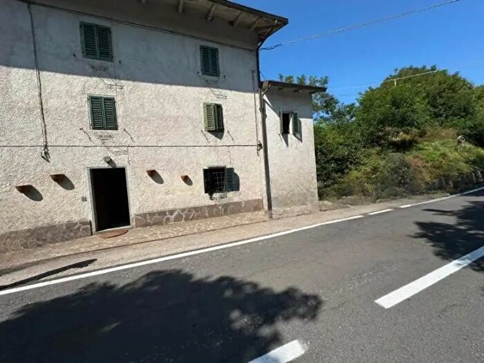 Appartamento quadrilocale in vendita in Via dellAppenino, Vernio
