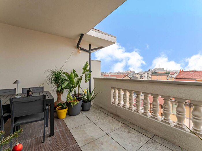 Appartamento quadrilocale in affitto in Via Goffredo Mameli, Indipendenza, Milano