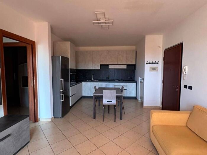 Appartamento trilocale in affitto in Centro, Montichiari