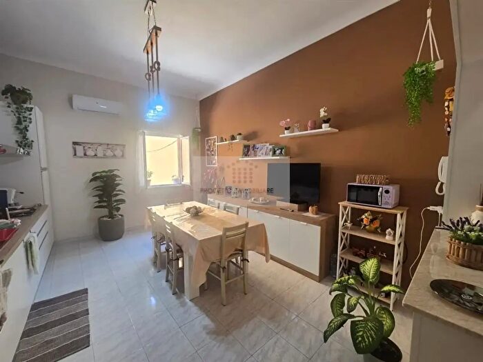 Appartamento quadrilocale in vendita in Via Alessandro Specchi, Siracusa
