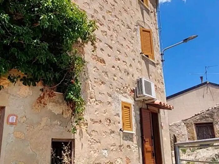 Casa con 5 locali in vendita in Via Abruzzo, Castellana Sicula