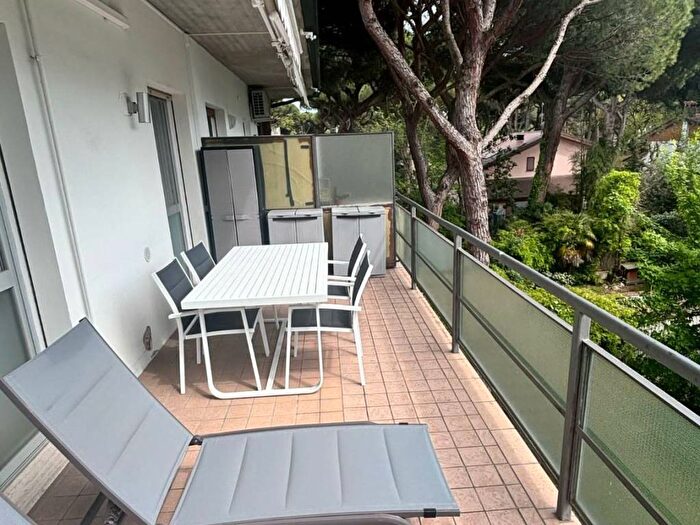 Appartamento trilocale in affitto in Via Michelangelo Buonarroti, Milano Marittima, Cervia