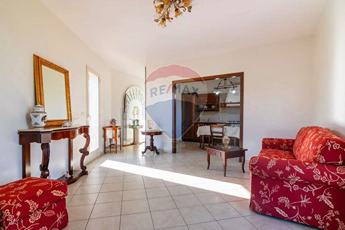 Appartamento trilocale in vendita in Viale Papa Giovanni XXIII, Camporotondo Etneo