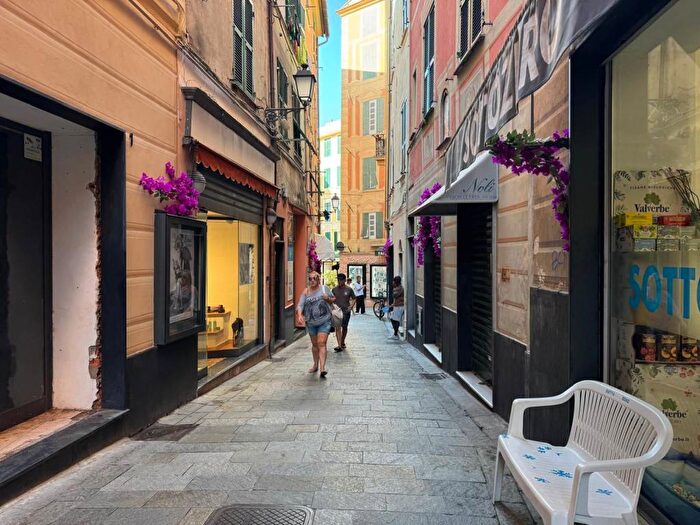 Appartamento trilocale in vendita in Via Lanzerote Malocello, Centro, Varazze