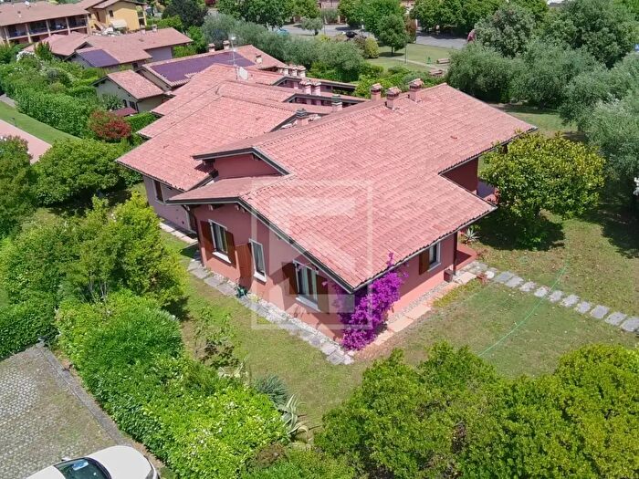 Casa quadrilocale in vendita in Via Vallette, San Felice Del Benaco