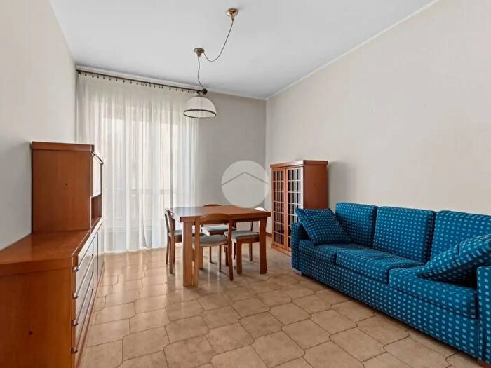 Appartamento bilocale in vendita in Via Giovanni Pascoli, Trezzano Sul Naviglio