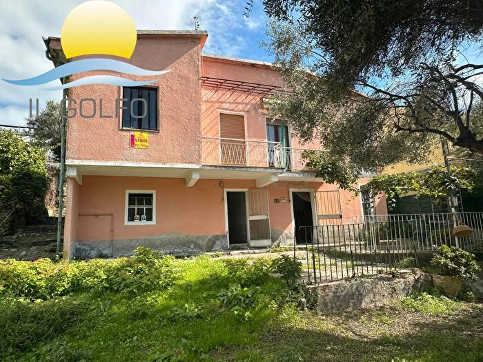 Casa con 8 locali in vendita in Via Steria, Cervo