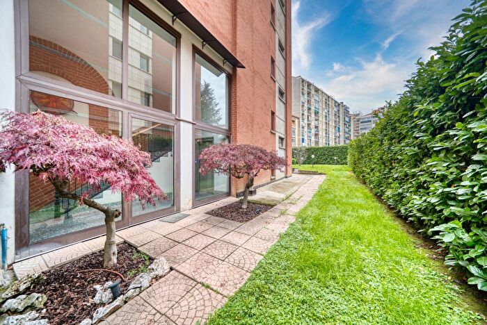 Appartamento trilocale in vendita in Via Trecate, Torino