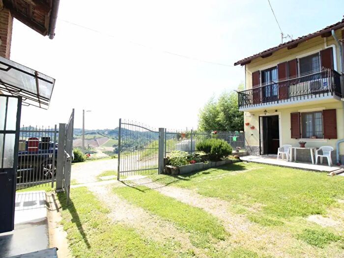 Casa quadrilocale in vendita in Santo Stefano Roero