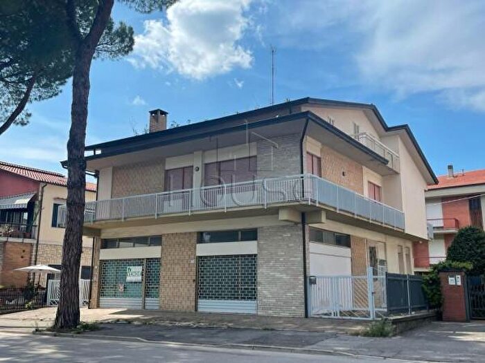 Appartamento quadrilocale in vendita in Via Novara, Umbertide