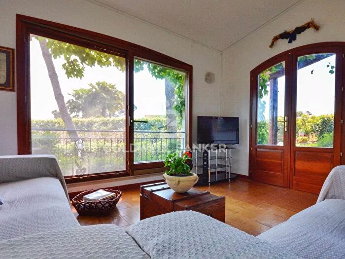 Casa quadrilocale in vendita in Via Lago Trasimeno, Siracusa
