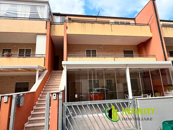 Appartamento con 5 locali in vendita in Recinto di Via Nino Rota, Matera