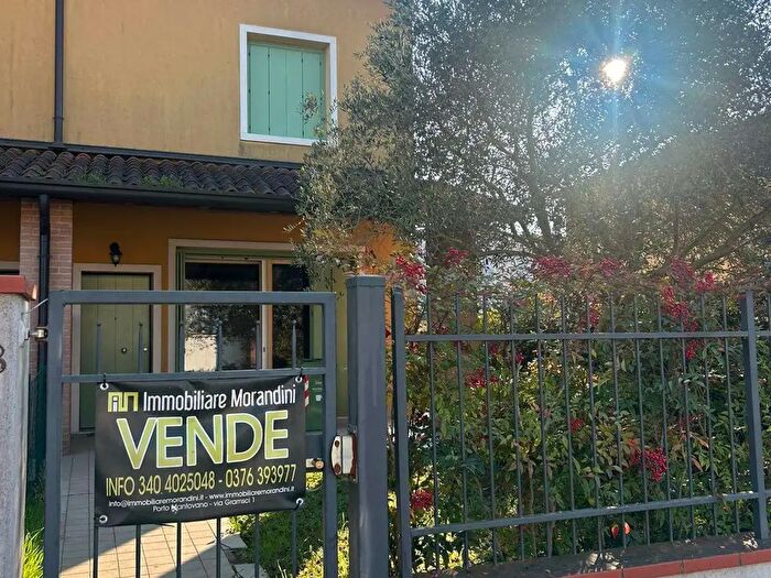 Casa quadrilocale in vendita in Marmirolo