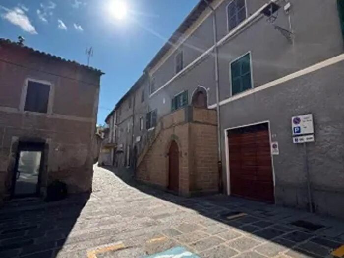 Appartamento con 6 locali in vendita in Via San Vittore, Gradoli