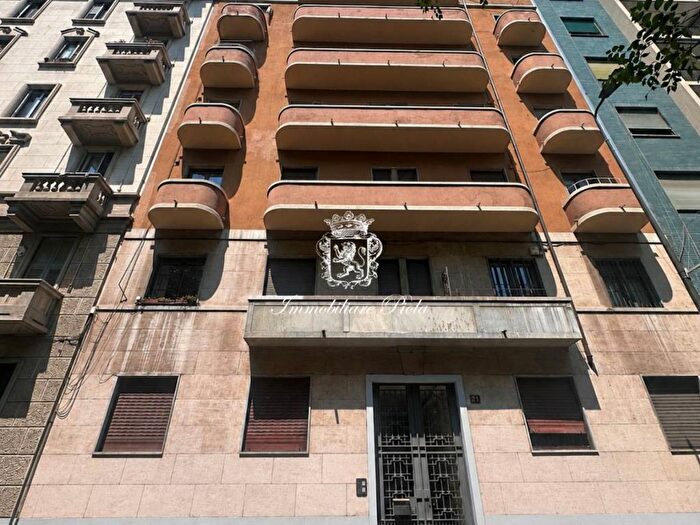Appartamento trilocale in affitto in Via Giovanni Pacini, Città Studi, Milano