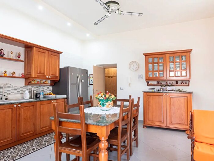 Appartamento trilocale in vendita in Via Ugo Foscolo, Mugnano Di Napoli