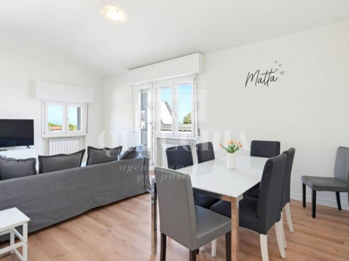 Appartamento trilocale in vendita in Via Giuseppe Garibaldi, Centro, Sirmione